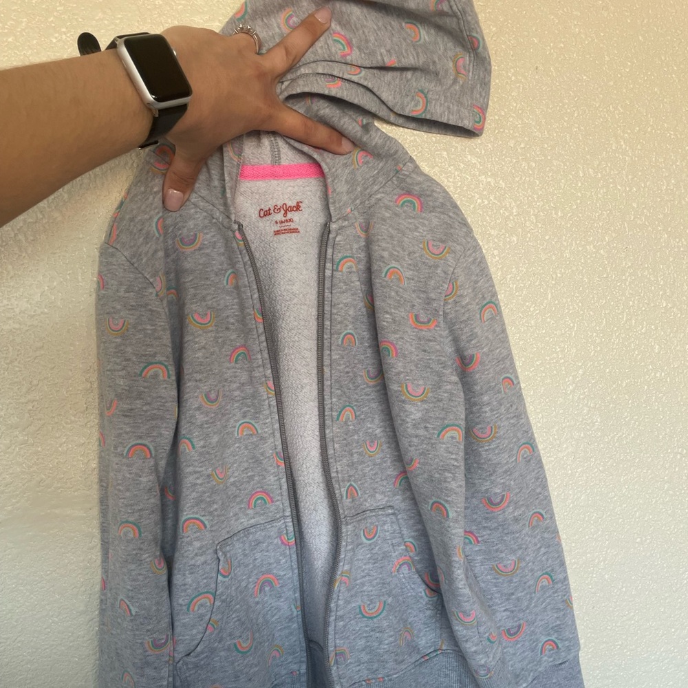 Cat & Jack hoodie zip up sweater
Size 6-7